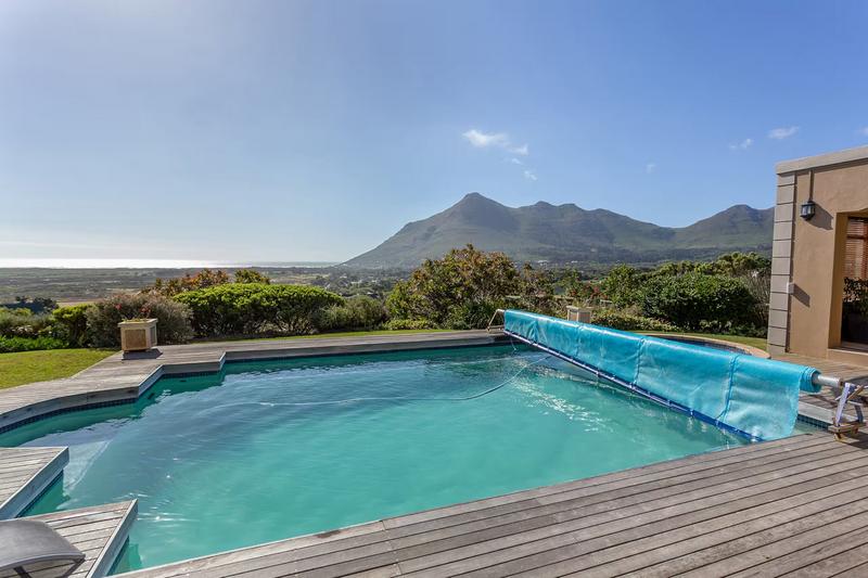To Let 4 Bedroom Property for Rent in Crofters Valley Western Cape